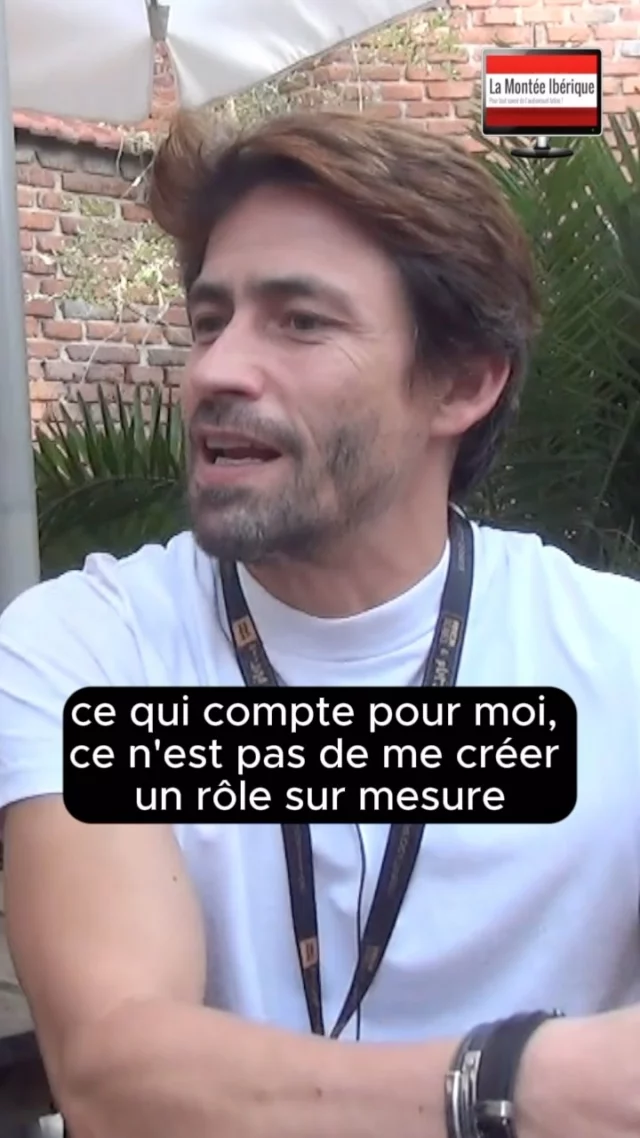 🟠 SUMMER STORY DE LA SEMAINE : TIAGO CORREA 🎥🌴

Acteur, producteur et créateur engagé, Tiago Correa est de ces visages qu’on croise partout… sans toujours connaître son nom.

📺 Vu dans Sky Rojo, La casa de las flores, Deux mamans sous le même toit ou encore La Reine du Sud, il incarne une génération d’artistes qui n’attendent pas qu’on leur donne une place : ils la construisent.

🎬 Dans cette Summer Story, il nous parle de sa transition vers la production, du regard qu’il porte aujourd’hui sur l’industrie, et de ce que le métier d’acteur lui a appris… vu de l’autre côté de la caméra.

💡 Un extrait inspirant pour tous ceux qui s’intéressent à la création, au jeu et à la manière dont les artistes latinos redessinent les coulisses du storytelling.

➡️ L’interview complète est issue de l’émission « Il n’y a qu’un pas » produite par La Montée Ibérique.

#TiagoCorrea #SkyRojo #NetflixLatino #SummerStory #LaCasaDeLasFlores #LaReinaDelSur #DeuxMamansSousLeMêmeToit #ActeurLatino #CréationLatine #LaMontéeIbérique #netflix