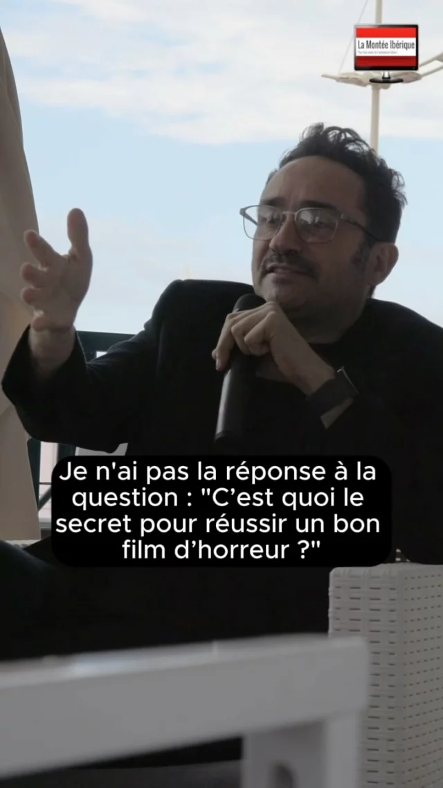 Pour J.A. Bayona (The Orphanage, The Impossible, Jurassic World: Fallen Kingdom), tout commence par les personnages.
Pas de frissons durables sans émotion. Et si, au fond, le vrai défi, ce n’était pas de faire peur… mais de nous faire tenir à eux ?

🗣️ « Une fois que tu tiens aux personnages, l’horreur devient facile. »

🎥 Ce moment a été capté lors d’un échange intimiste au Festival de Cannes avec une dizaine de participants. Un moment simple, sincère et inspirant.

👀 Et vous, c’est quoi le dernier film qui vous a vraiment fait peur ?
Dites-le en commentaire ! ⬇️

#Bayona #Cannes2025 #FestivalDeCannes #FilmHorreur #Cinéphile #BehindTheScenes #JABayona #TheOrphanage #Horreur #CinémaEspagnol #Storytelling